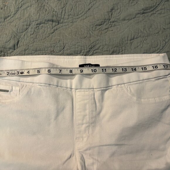 Large Nine West white dressy shorts - Picture 3 of 5